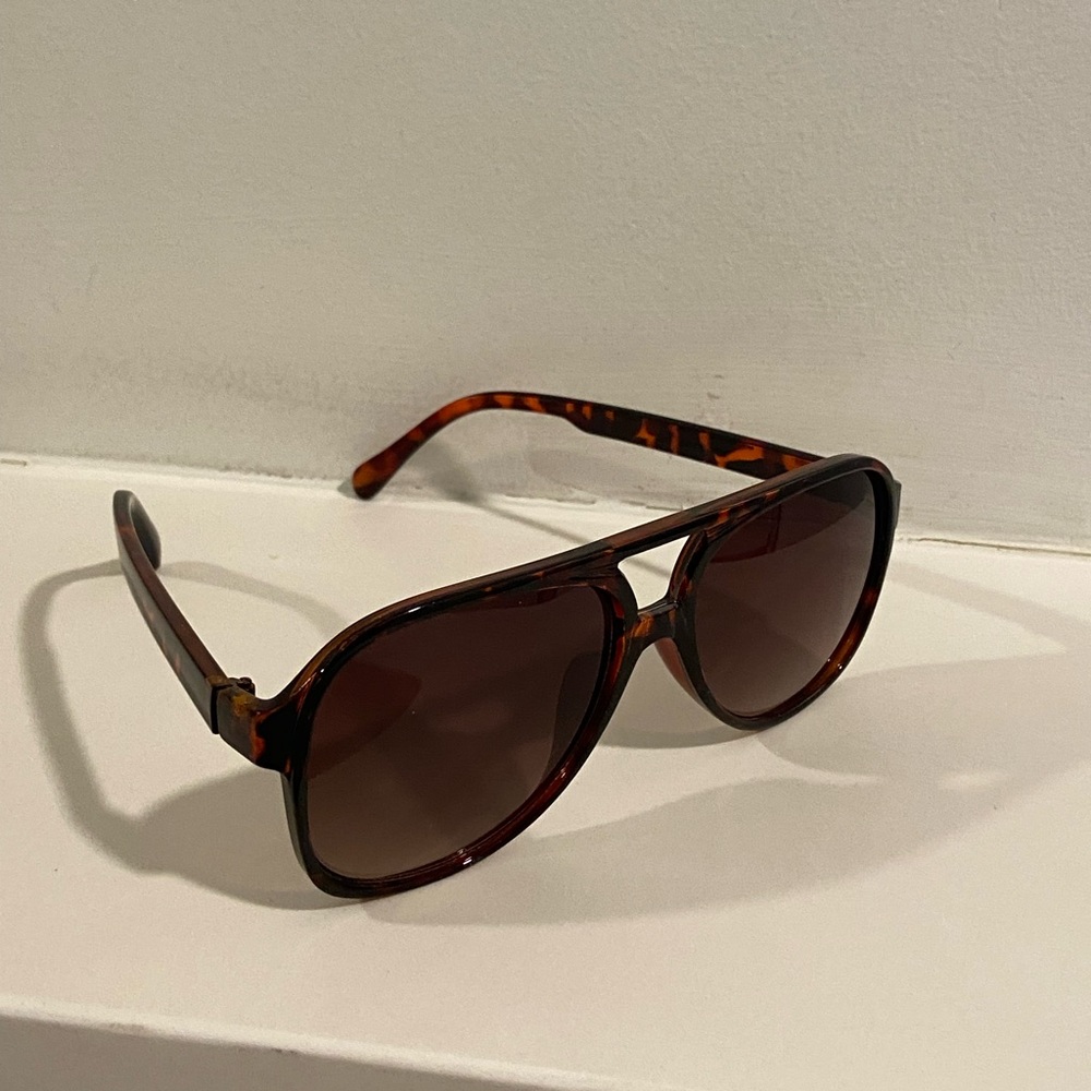 tortoise shell aviators - Picture 3 of 4